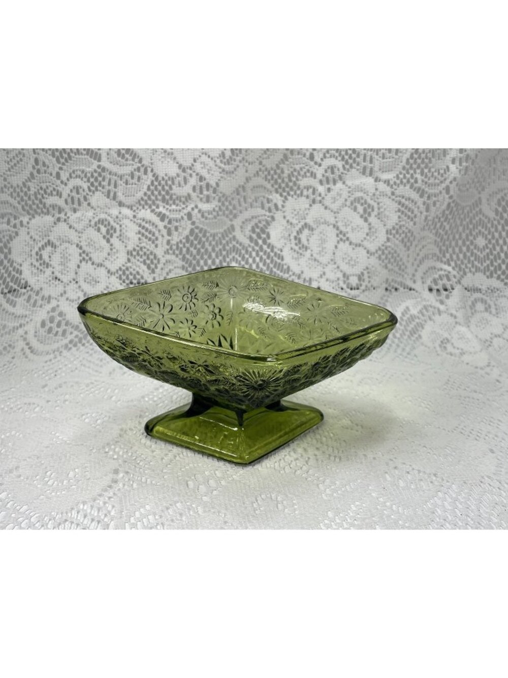 Vintage Green Indiana Glass Daisy Floral Candy Dish, Diamond Shaped Dish - Picture 1 of 14
